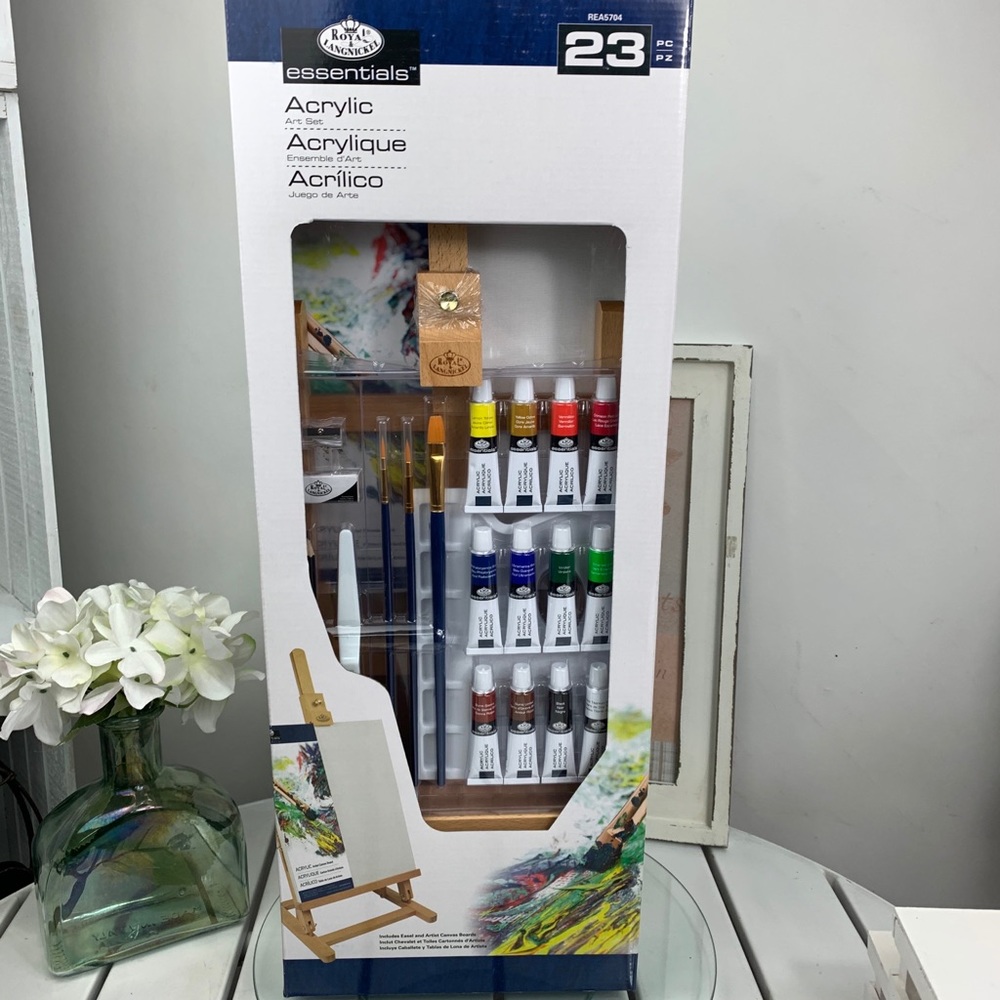 New.Royal & Langnickel essentials Acrylic Art set
